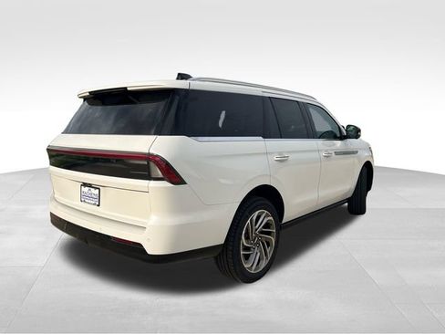 New 2027 Lincoln Navigator Reserve AWD/4WD image 13