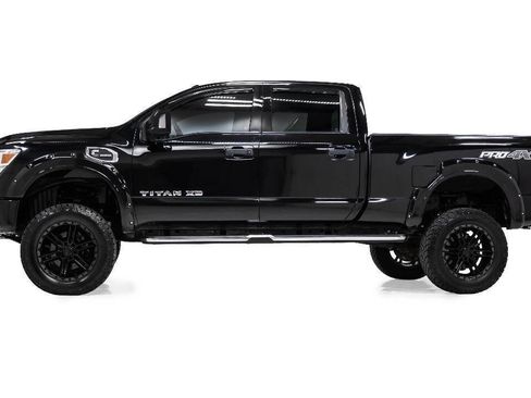 Used 2018 Nissan Titan PRO-4X w/ Pro-4x Convenience Package AWD/4WD image 6