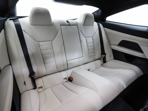 Used 2024 BMW 440i xDrive Coupe w/ Premium Package image 27