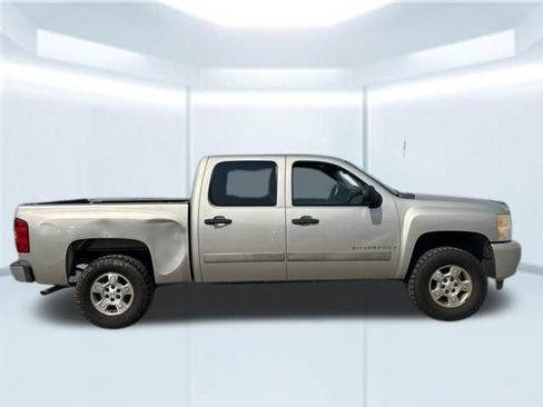 Used 2007 Chevrolet Silverado 1500 LT w/ 1LT Convenience Package RWD image 5