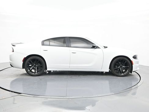Used 2016 Dodge Charger SXT w/ Plus Group image 4