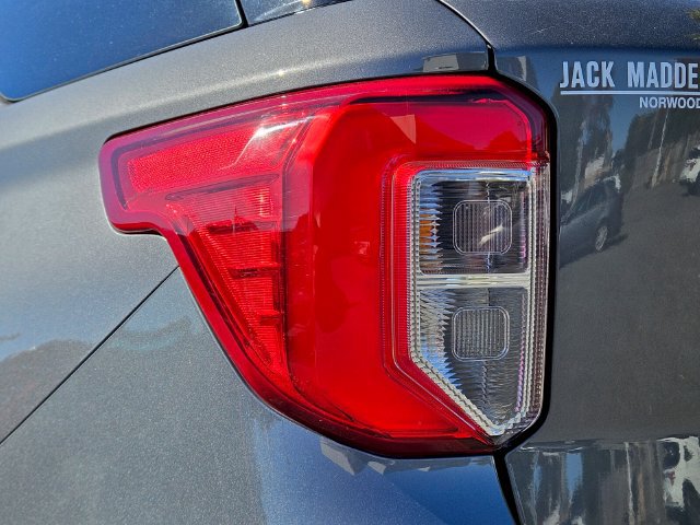 Certified 2023 Ford Explorer XLT w/ Equipment Group 202A AWD/4WD image 9