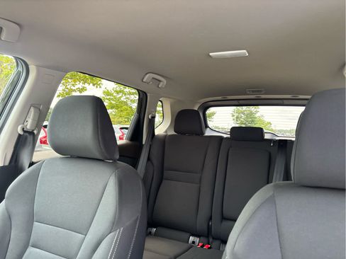 Used 2023 Nissan Rogue S AWD/4WD image 18