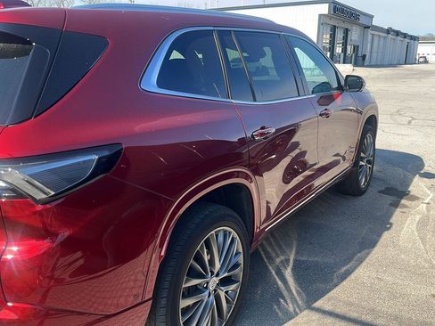 Used 2025 Buick Enclave Avenir w/ Super Cruise Package AWD/4WD image 5