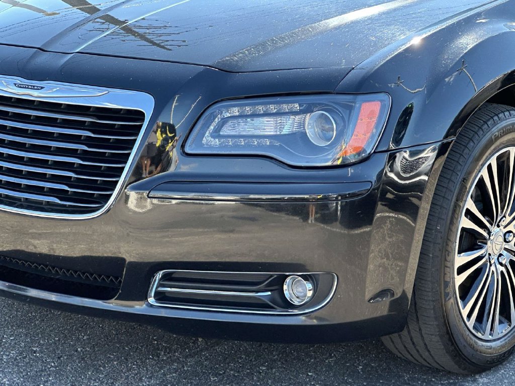 Used 2013 Chrysler 300 S AWD/4WD image 8