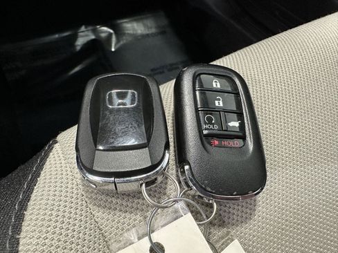 Certified 2025 Honda CR-V EX image 31