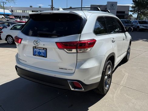 Used 2019 Toyota Highlander Limited Platinum AWD/4WD image 4