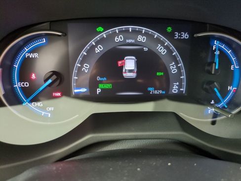 Used 2024 Toyota RAV4 XSE w/ Weather Package AWD/4WD image 18