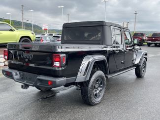 Used 2021 Jeep Gladiator Sport AWD/4WD video 3