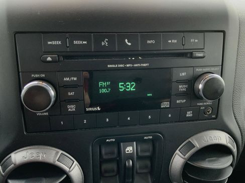 Used 2017 Jeep Wrangler Unlimited Sport w/ Quick Order Package 24S image 30