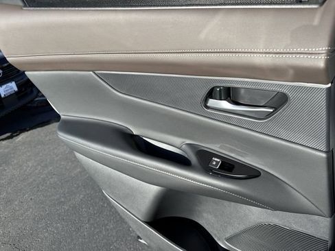 Used 2025 Nissan Murano Platinum image 10