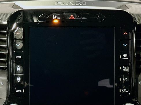 New 2026 RAM 1500 4x4 Crew Cab image 10