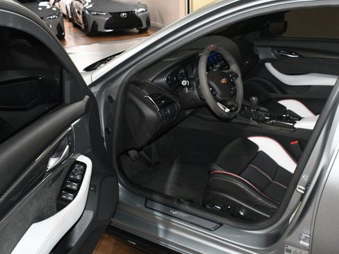 Used 2024 Cadillac CT5 V Blackwing w/ Carbon Fiber Package 2 RWD image 45