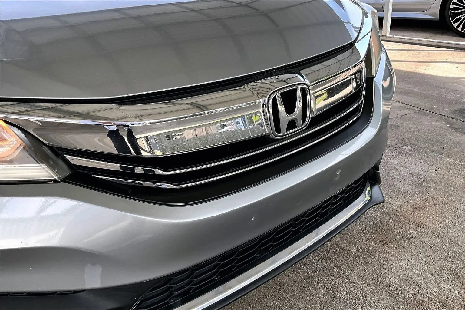 Used 2016 Honda Accord LX image 29