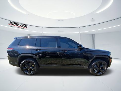 New 2025 Jeep Grand Cherokee L Altitude image 2