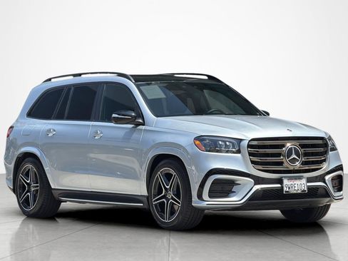 Used 2026 Mercedes-Benz GLS 450 4MATIC image 7