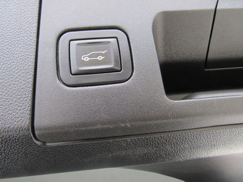 Used 2019 Cadillac XT4 Sport w/ Cold Weather Package image 39