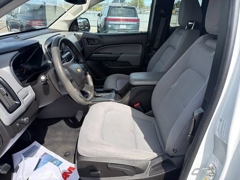 Used 2017 Chevrolet Colorado W/T RWD image 9