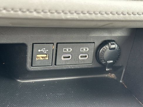 Used 2023 Toyota Highlander XLE AWD/4WD image 31