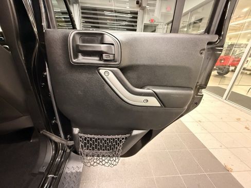 Certified 2017 Jeep Wrangler Unlimited Sahara w/ Connectivity Group image 33