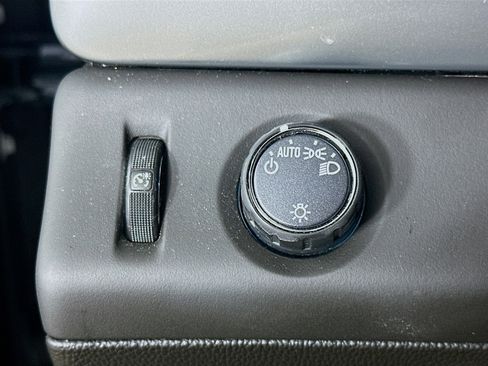 Used 2019 Chevrolet Tahoe LT image 17