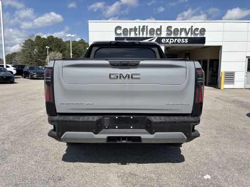 Used 2024 GMC Sierra EV Denali image 6