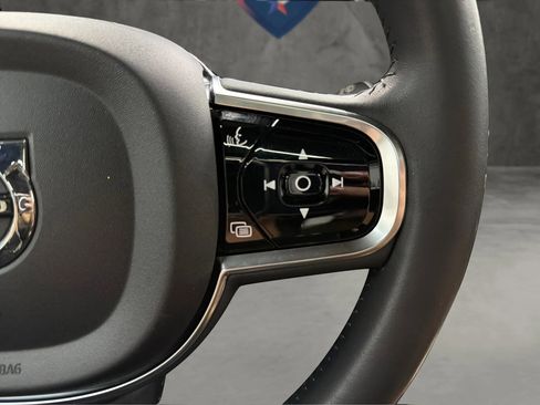 Used 2017 Volvo XC90 T6 Momentum w/ Vision Package AWD/4WD image 39