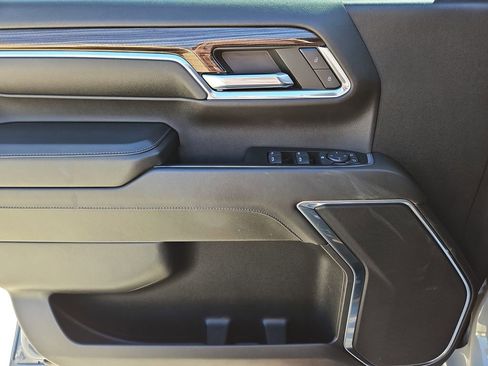 Used 2024 Chevrolet Silverado 3500 LT w/ Convenience Package image 16