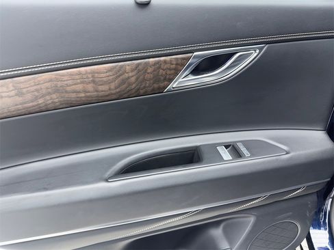 Used 2024 Genesis GV80 3.5T image 43