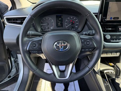 Used 2023 Toyota Corolla Cross LE AWD/4WD image 15