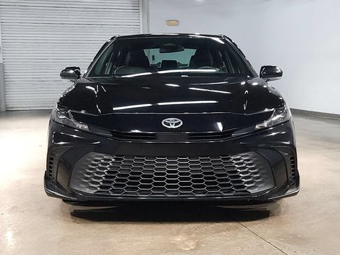 Used 2025 Toyota Camry SE FWD image 2