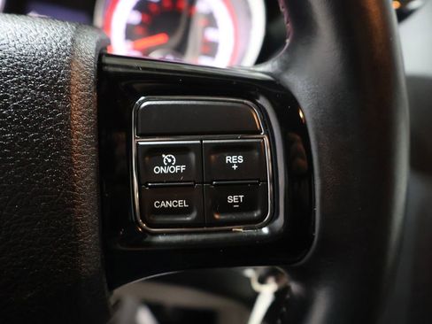 Used 2016 Dodge Grand Caravan SXT image 31