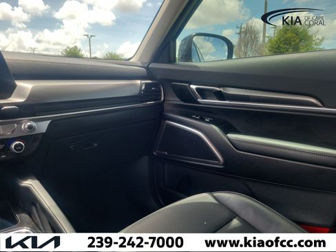 Certified 2024 Kia Telluride LX FWD image 18