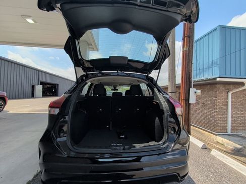 Used 2025 Nissan Kicks Play S FWD image 7