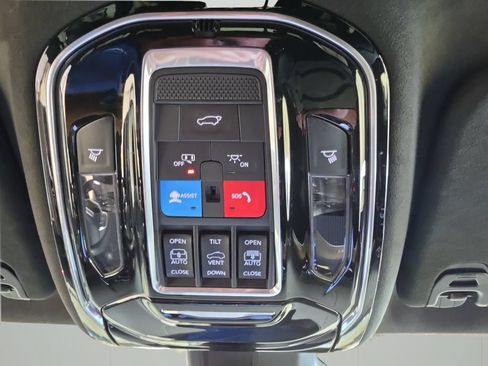 Certified 2023 Jeep Grand Wagoneer L Series II AWD/4WD image 30
