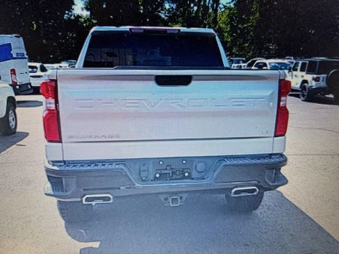 Used 2022 Chevrolet Silverado 1500 LT Trail Boss w/ Safety Package AWD/4WD image 3