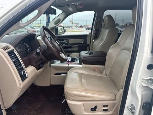 Used 2017 RAM 1500 Laramie w/ Convenience Group AWD/4WD image 6