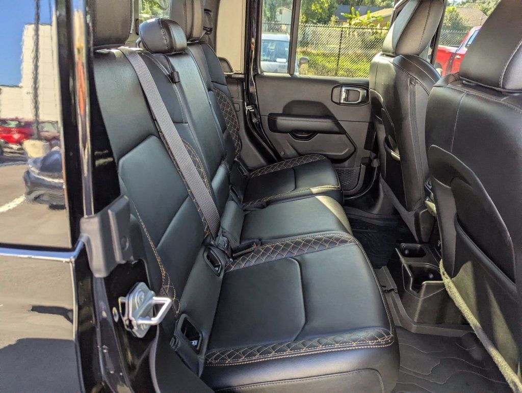 Used 2023 Jeep Gladiator Overland AWD/4WD image 31