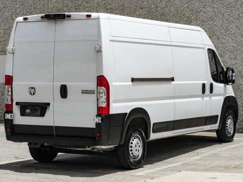 Used 2024 RAM ProMaster 2500 w/ Convenience Group FWD image 8