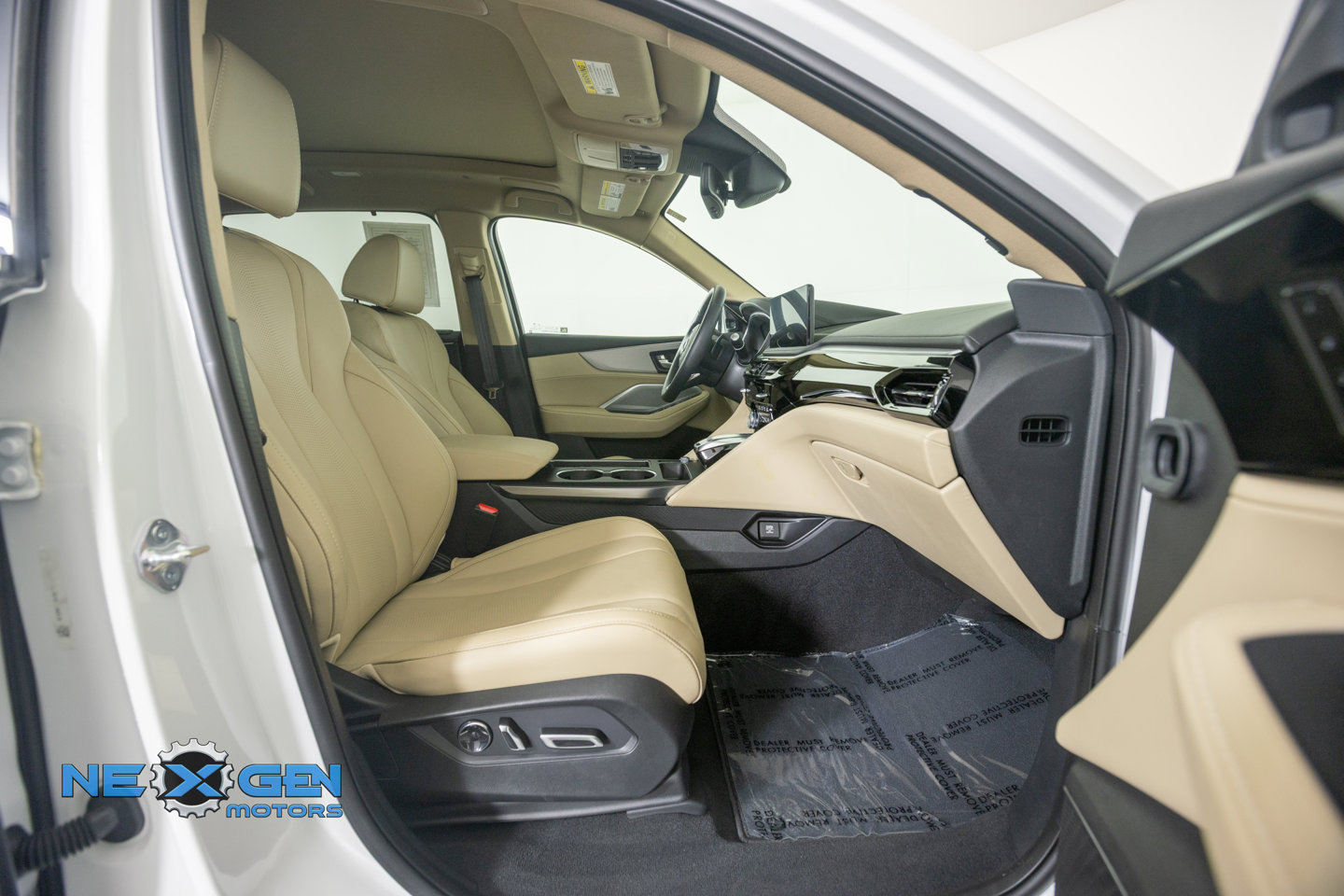 Used 2025 Acura MDX w/ Technology Package AWD/4WD image 8