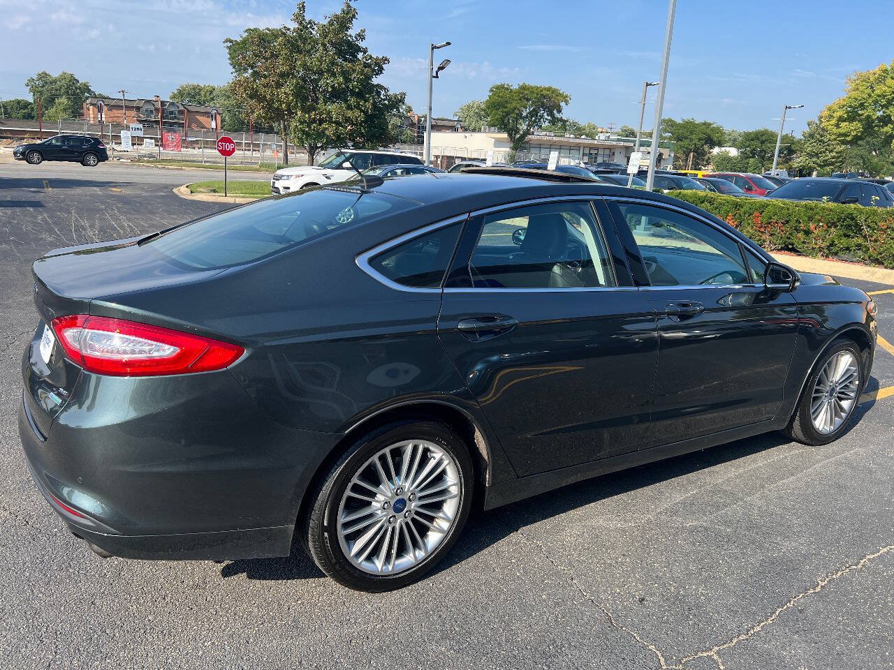 Used 2015 Ford Fusion SE w/ Equipment Group 202A FWD image 13