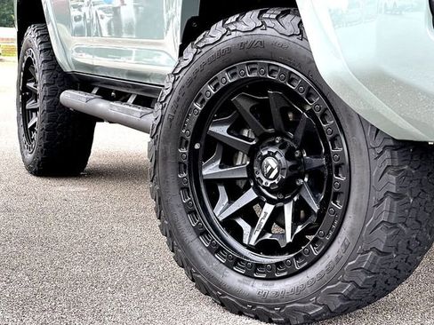 Used 2022 Toyota 4Runner TRD Off-Road Premium w/ Moonroof Package AWD/4WD image 2