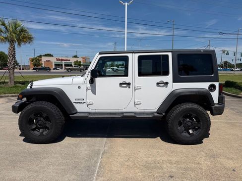 Used 2013 Jeep Wrangler Unlimited Sport AWD/4WD image 2