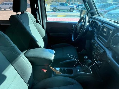 Used 2022 Jeep Wrangler Sport image 21