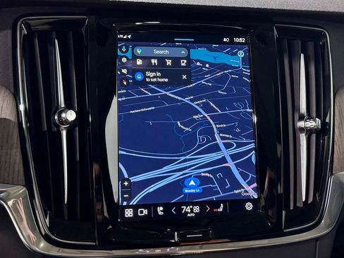 Used 2023 Volvo S90 B6 Plus image 4