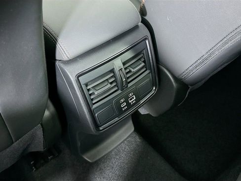 Used 2025 Subaru Forester Sport image 33