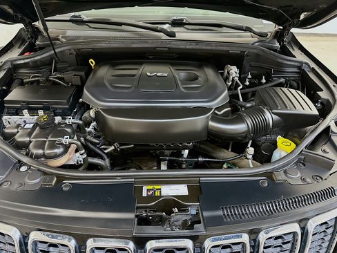 Used 2018 Jeep Grand Cherokee Limited image 36