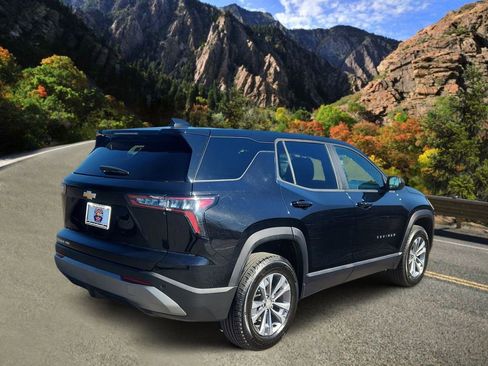 Used 2025 Chevrolet Equinox LT image 3