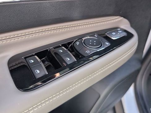 Used 2026 Lincoln Corsair Premiere image 16