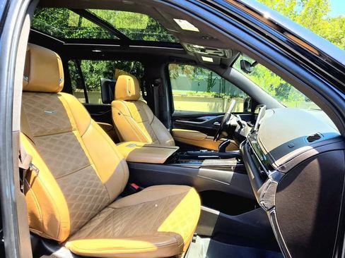 Used 2021 Cadillac Escalade ESV Sport w/ Driver Assist Tech Package AWD/4WD image 6